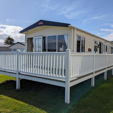 Beautiful Pet Friendly Southerness Caravan With Sea View & Decking Area Mainsriddle Bagian luar foto
