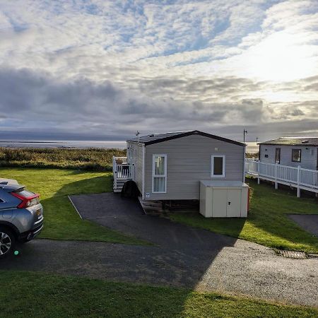 Beautiful Pet Friendly Southerness Caravan With Sea View & Decking Area Mainsriddle Bagian luar foto