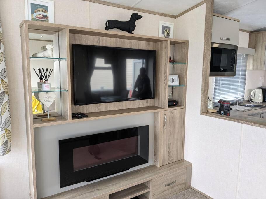 Beautiful Pet Friendly Southerness Caravan With Sea View & Decking Area Mainsriddle Bagian luar foto