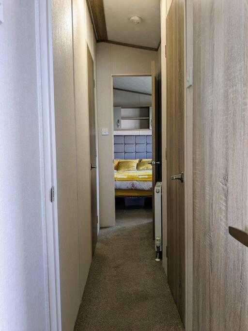 Beautiful Pet Friendly Southerness Caravan With Sea View & Decking Area Mainsriddle Bagian luar foto